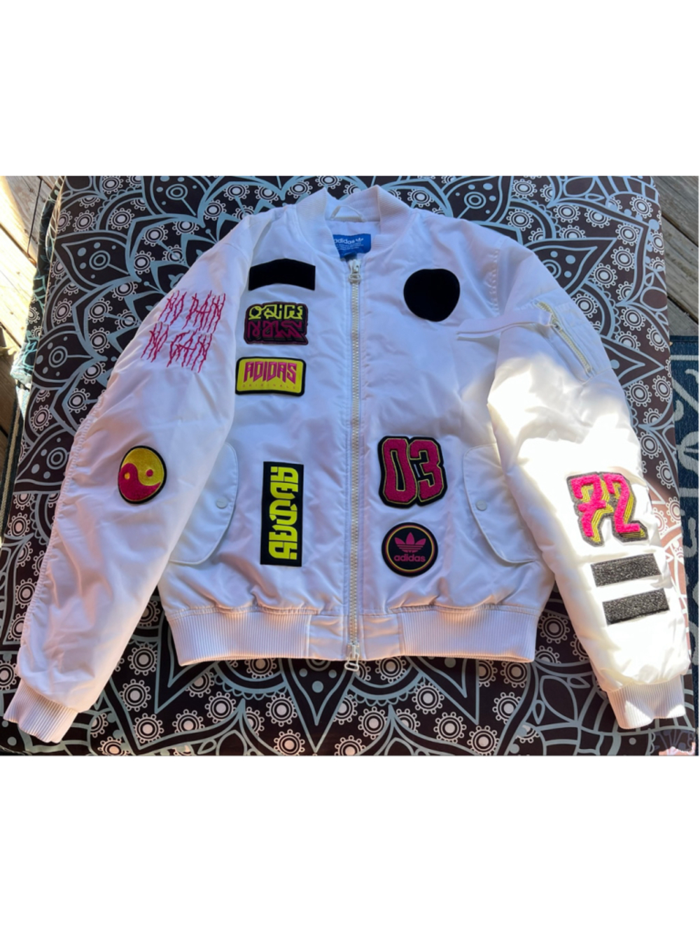 Rare Vintage Adidas White Padded Bomber Jacket w Patches Size M